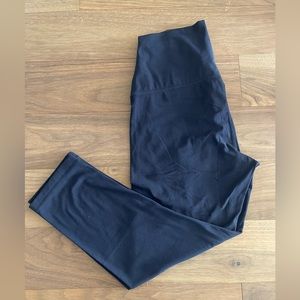 NWT M Navy Capri Leggings